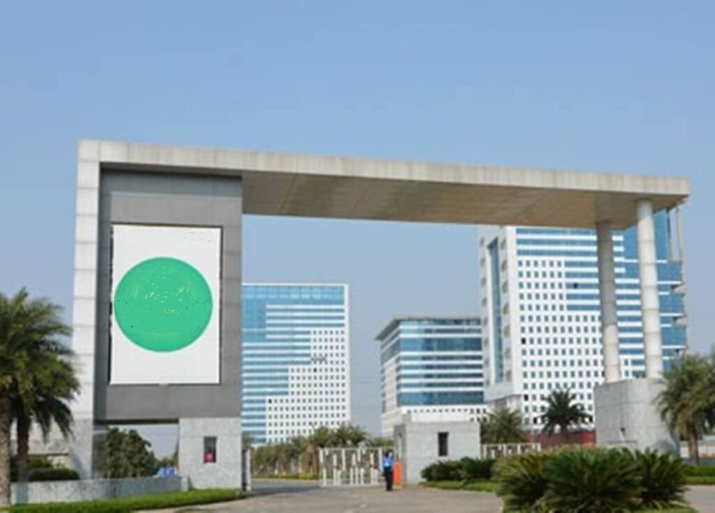 New Gurgaon: An Emerging Residential and Commercial Hotspot in NCR 2 New Gurgaon An Emerging Residential and Commercial Hotspot in NCR