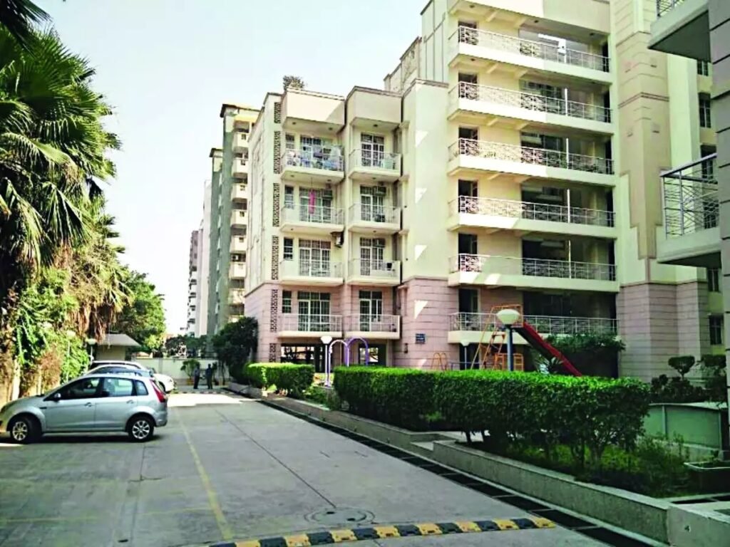 Sec 99-115 Link Road to be Revamped in a Year 1 Sec 99-115 Link Road to be Revamped in a Year
